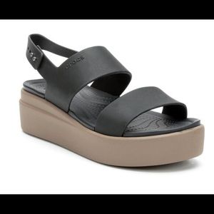 CROCS platform sandal size 8